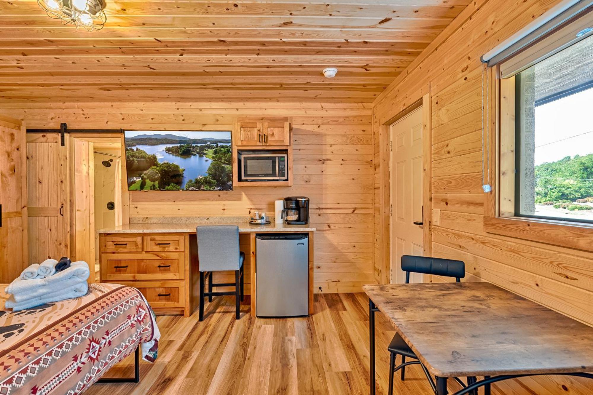 Retreat On The Lake Hiawassee Exterior photo